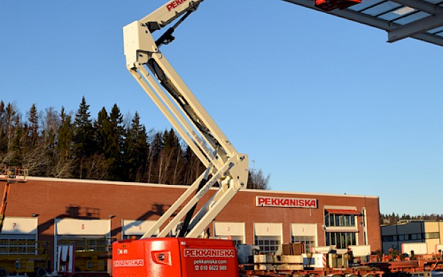 The first hybrid self-propelled booms added to our fleet